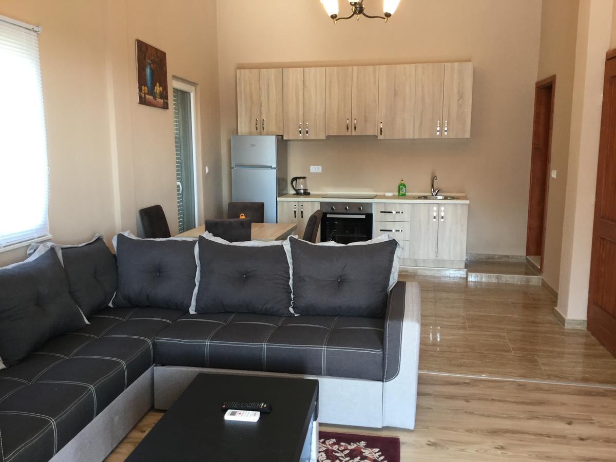 Apartments Ismy Улцин Екстериор снимка