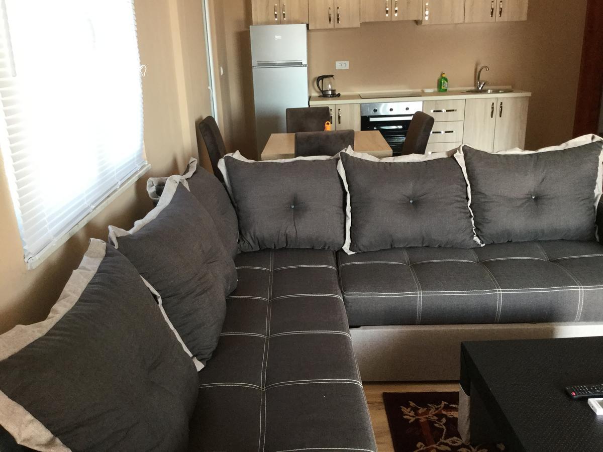 Apartments Ismy Улцин Екстериор снимка